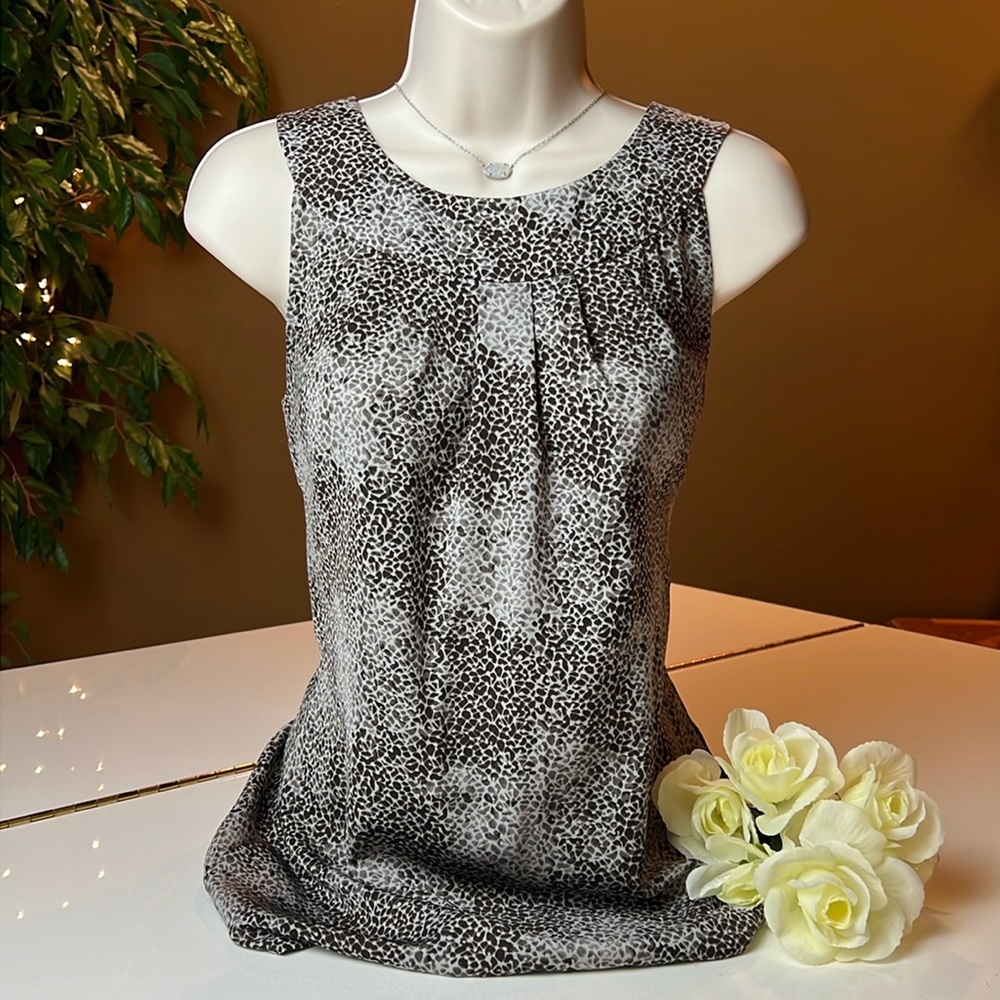 🤎BANANA REPUBLIC BROWN & GRAY SNAKESKIN PRINT TOP SIZE 6